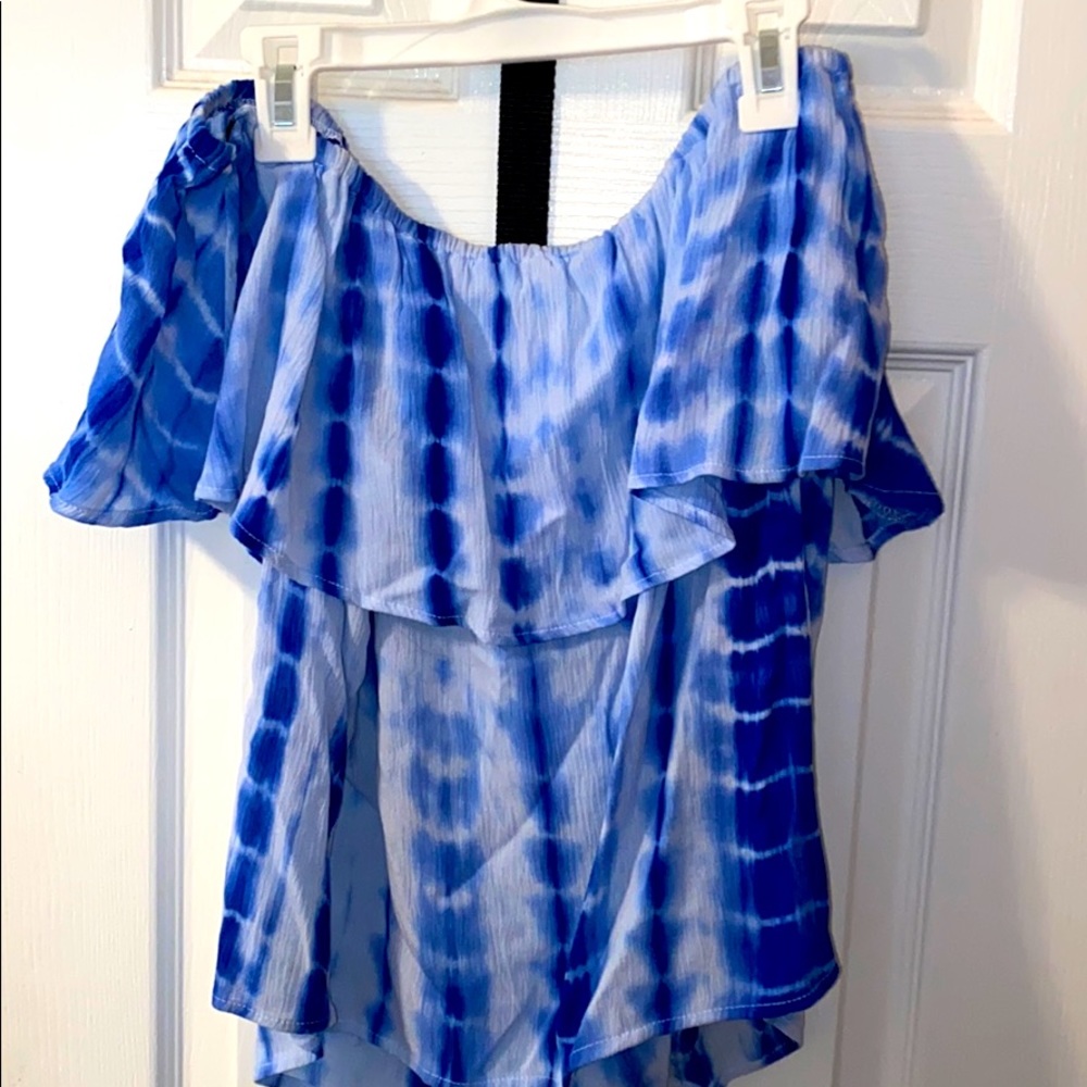Off the shoulder short sleeve